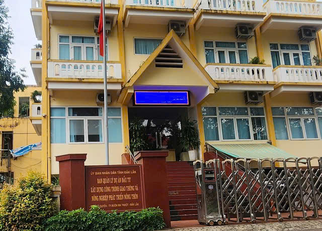 Miễn nhiệm 1 phó giám đốc "siêu ban" ở Đắk Lắk- Ảnh 1. Miễn nhiệm 1 phó giám đốc "siêu ban" ở Đắk Lắk- Ảnh 1.