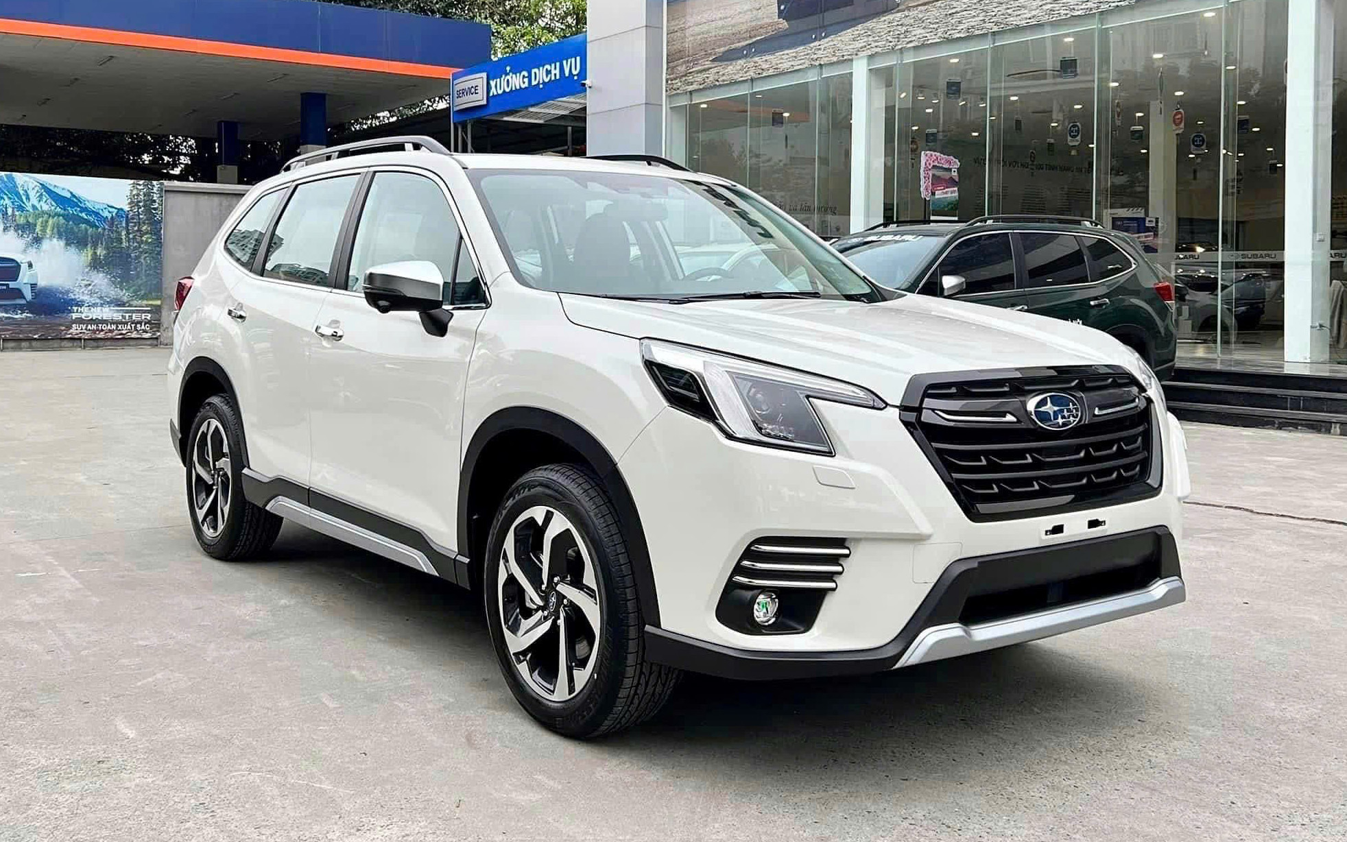 Subaru Forester giảm giá mạnh tại đại lý, dọn kho chờ đời mới sắp ra mắt: Bản đắt nhất còn 919 triệu đồng, ‘dễ thở’ hơn trước CX-5, Territory- Ảnh 1.