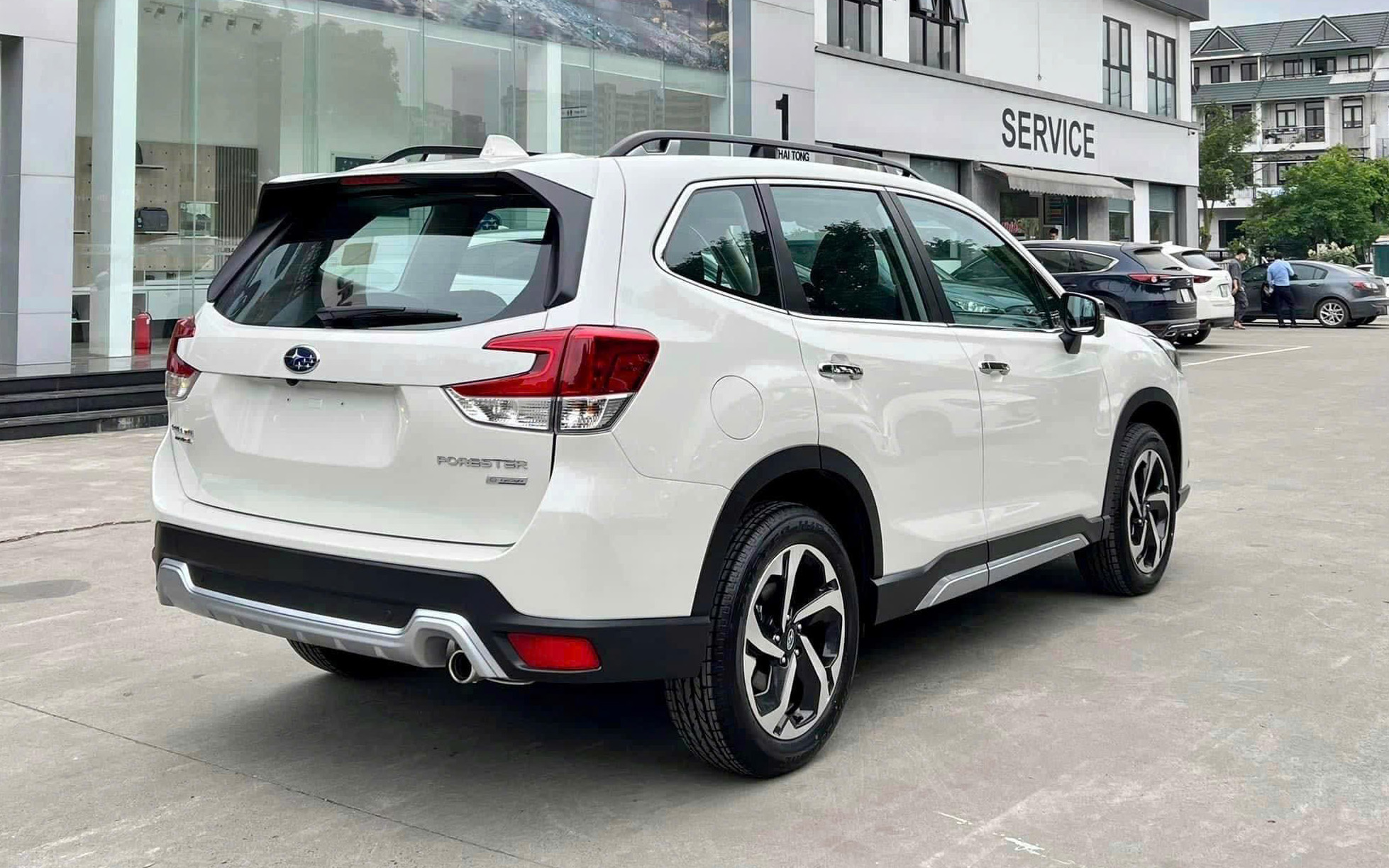 Subaru Forester giảm giá mạnh tại đại lý, dọn kho chờ đời mới sắp ra mắt: Bản đắt nhất còn 919 triệu đồng, ‘dễ thở’ hơn trước CX-5, Territory- Ảnh 2.