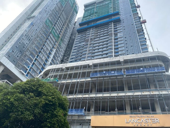 Ai mua, ai bán chung cư 100 triệu đồng/m2?- Ảnh 1.