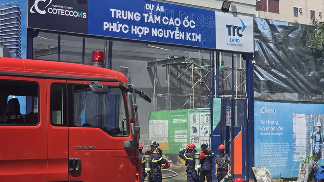 Cháy tại công trường cao ốc phức hợp Nguyễn Kim, hàng trăm công nhân sơ tán khẩn cấp- Ảnh 6.
