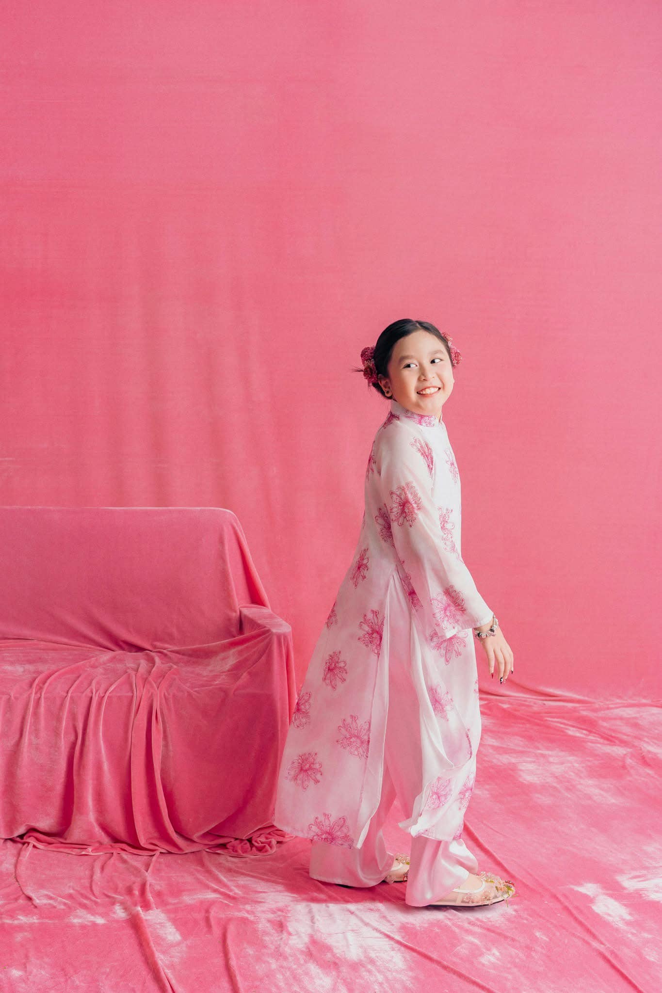 Con gái út của Lưu Hương Giang giống bố như lột, 9 tuổi đã đệm đàn cực khéo ai nấy đều khen- Ảnh 4.