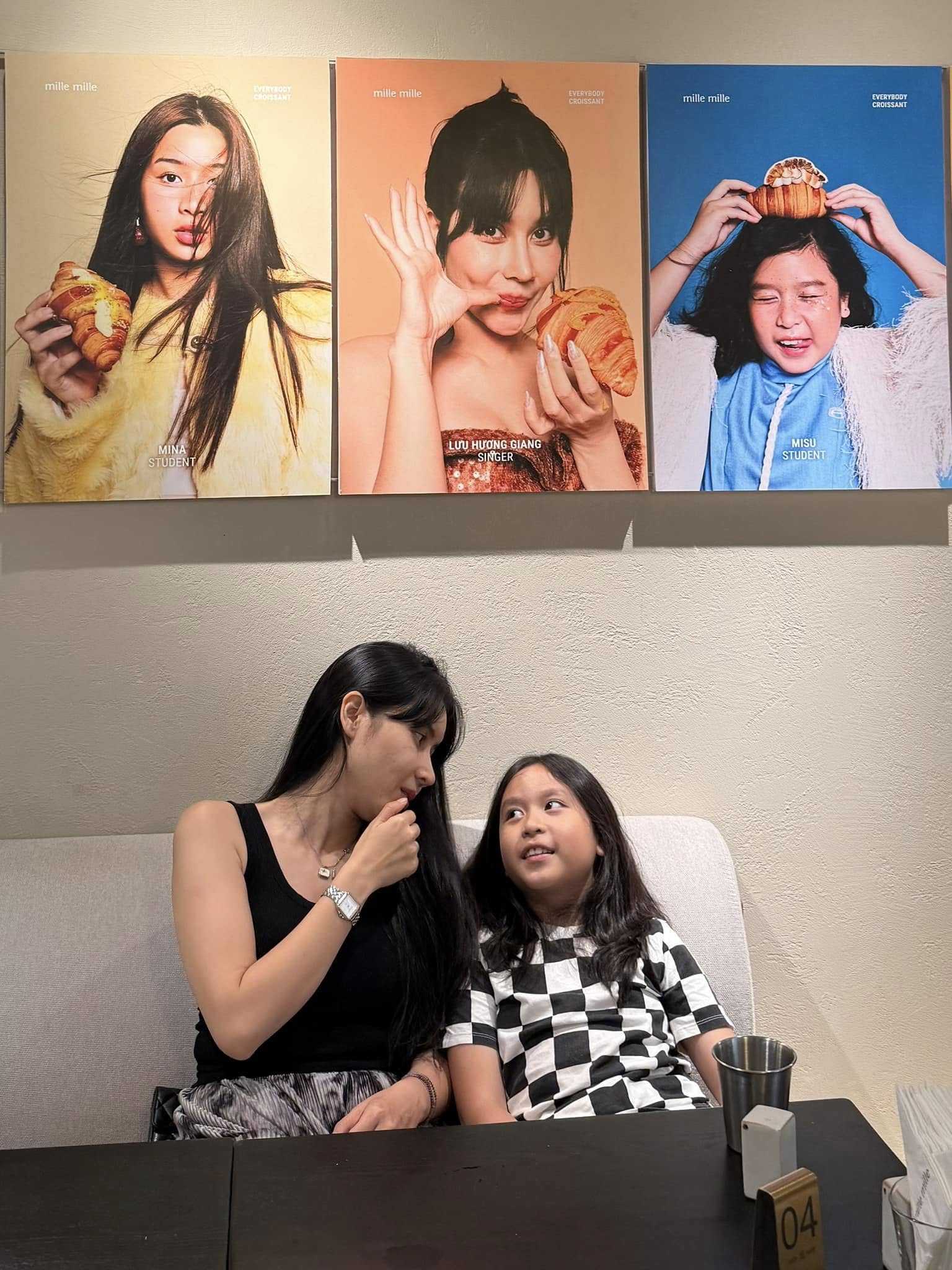 Con gái út của Lưu Hương Giang giống bố như lột, 9 tuổi đã đệm đàn cực khéo ai nấy đều khen- Ảnh 3.