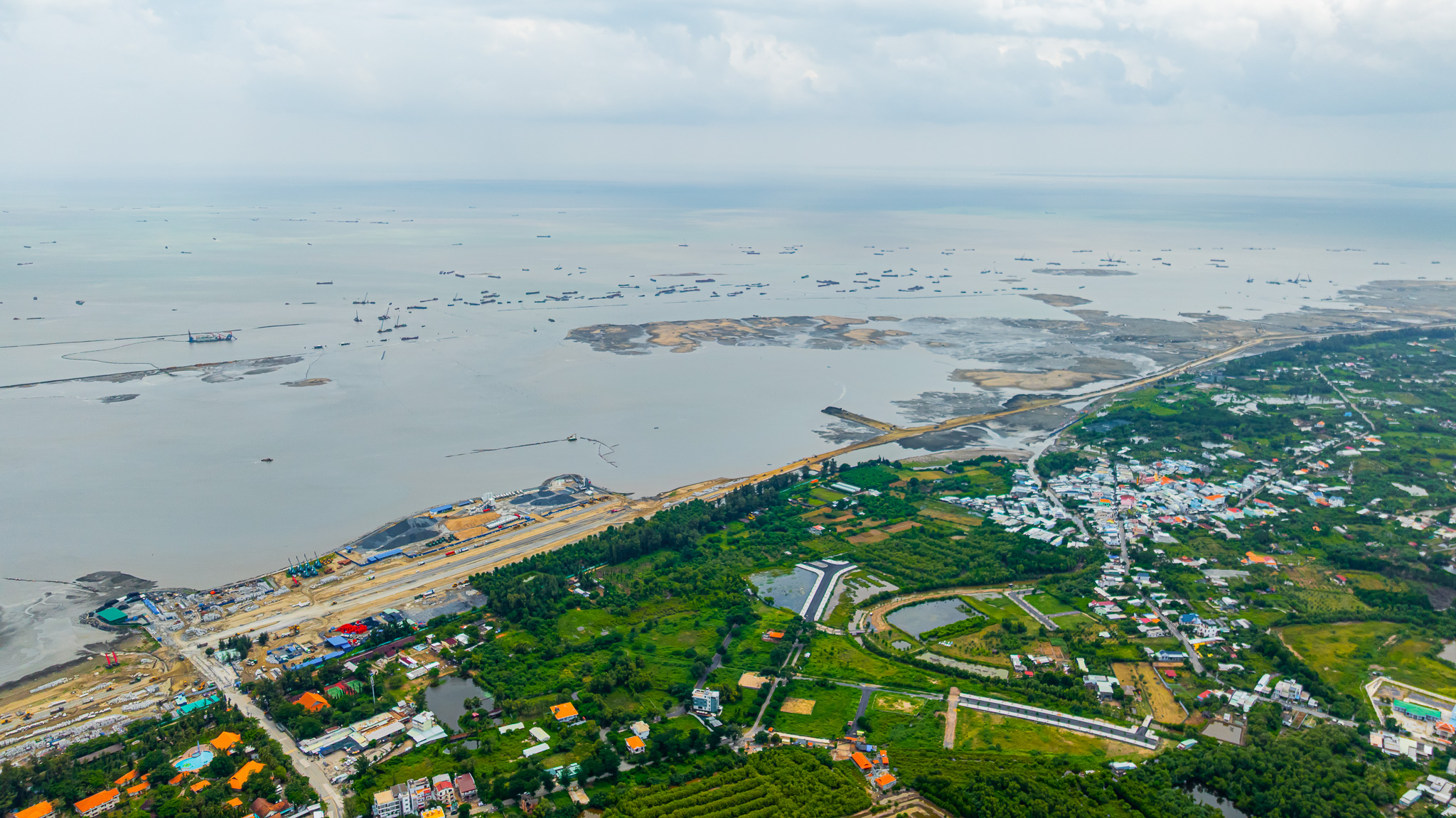 Toàn cảnh khu vực sẽ xây nhà hát có sức chứa lớn nhất Đông Nam Á, công viên dài 4 km, dự kiến đón 6 triệu lượt khách/năm- Ảnh 5.
