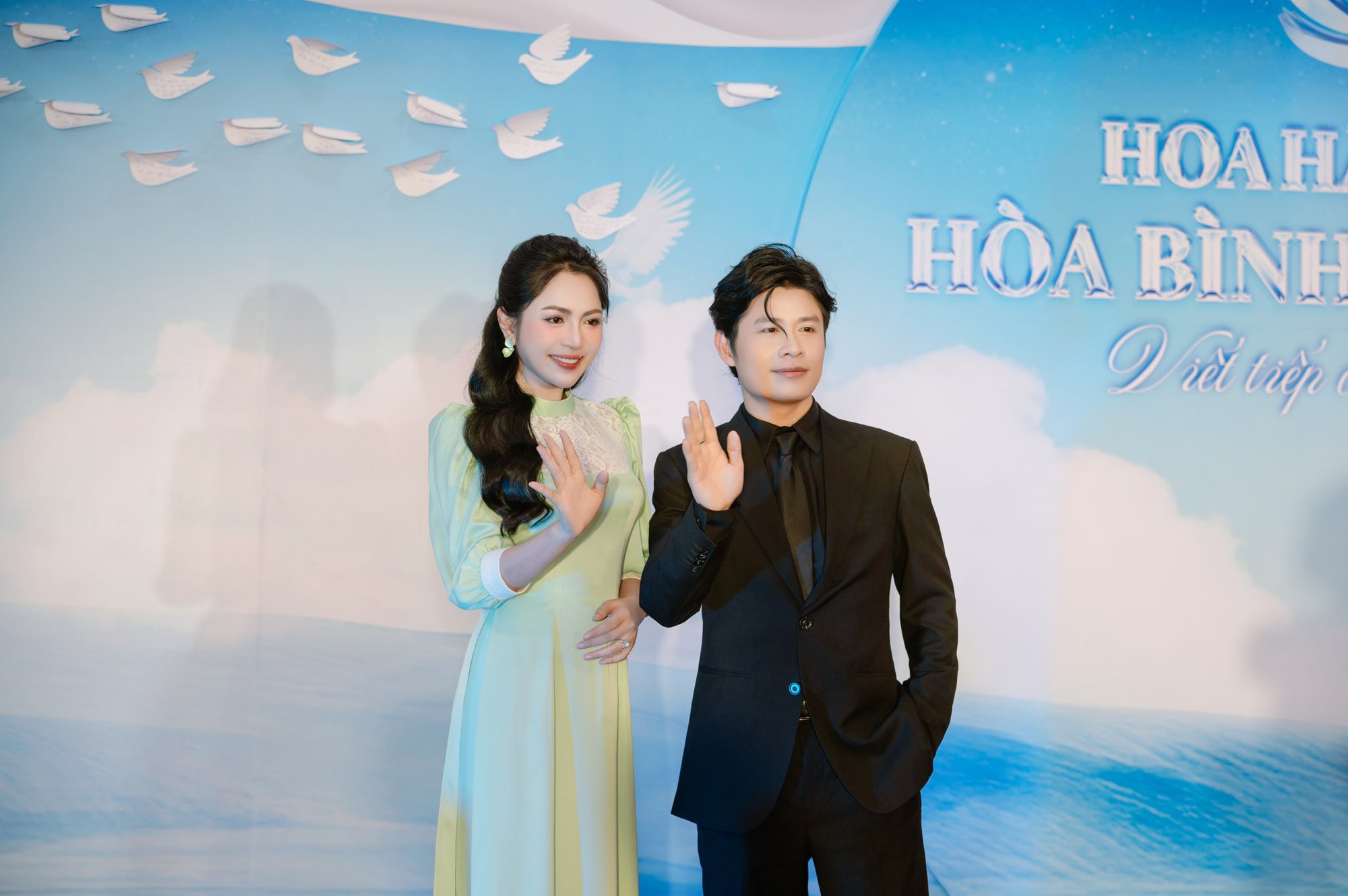 Giọng ca gốc của hit 7 tỷ view Viết Tiếp Câu Chuyện Hòa Bình làm rõ tin đồn tình ái với Nguyễn Văn Chung- Ảnh 4. Giọng ca gốc của hit 7 tỷ view Viết Tiếp Câu Chuyện Hòa Bình làm rõ tin đồn tình ái với Nguyễn Văn Chung- Ảnh 4.