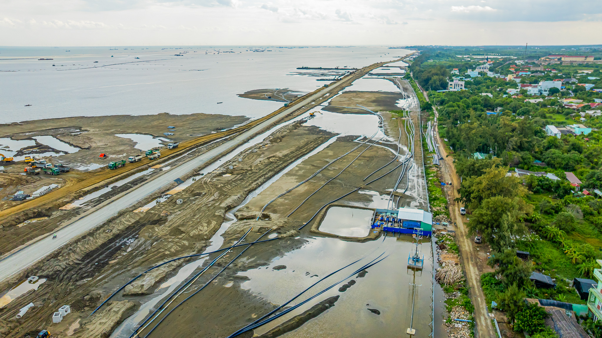 Toàn cảnh khu vực sẽ xây nhà hát có sức chứa lớn nhất Đông Nam Á, công viên dài 4 km, dự kiến đón 6 triệu lượt khách/năm- Ảnh 8.