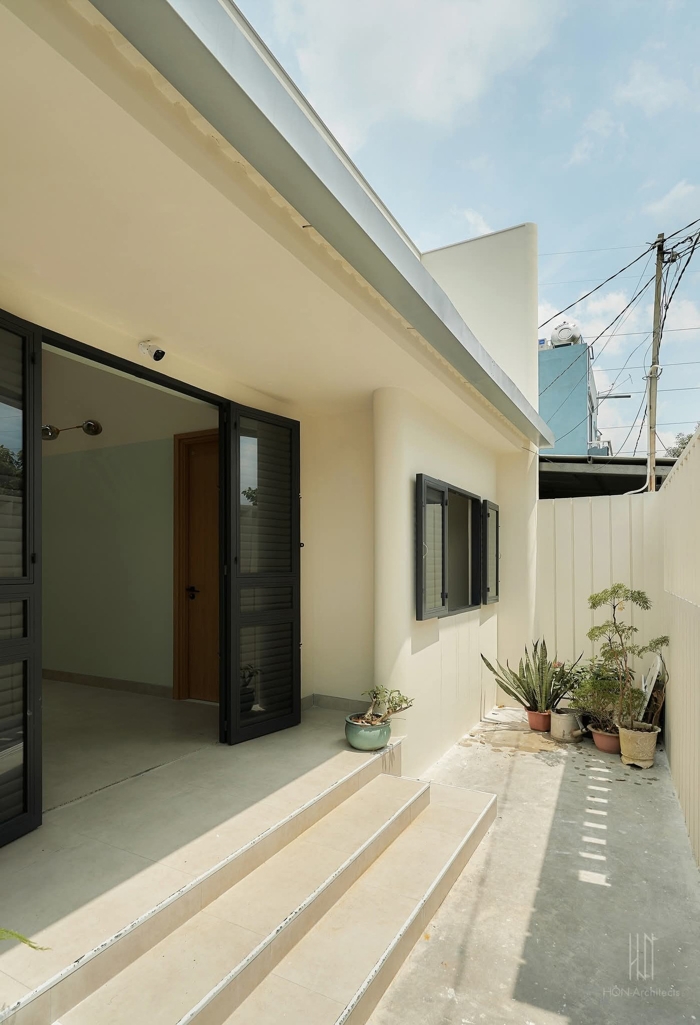 Nhà 85m2 có sân vườn lấy ánh sáng- Ảnh 7.