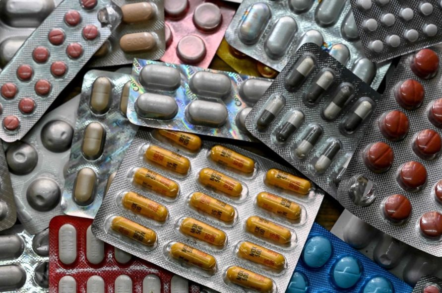 Mỹ đánh thuế 100% mặt hàng xuất khẩu chủ lực của một quốc gia BRICS, thị trường lập tức rung chuyển, cổ phiếu liên quan sụt giảm mạnh- Ảnh 1.