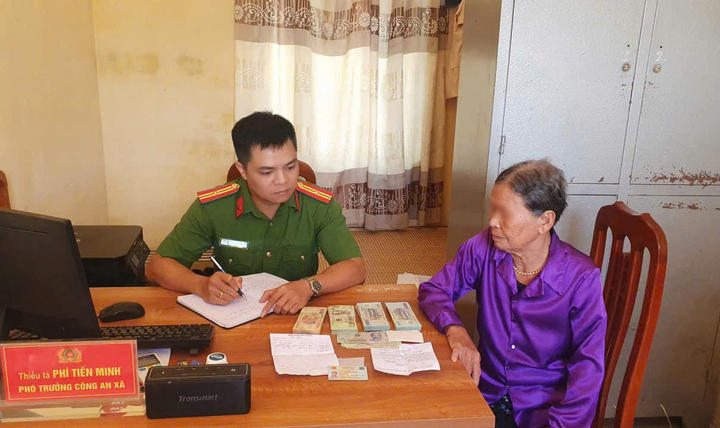Bị dọa liên quan ma túy, cụ bà 84 tuổi suýt chuyển 130 triệu đồng cho kẻ lừa đảo- Ảnh 1.