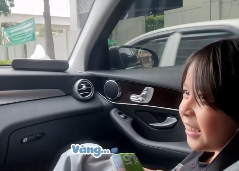 Con gái út của Lưu Hương Giang giống bố như lột, 9 tuổi đã đệm đàn cực khéo ai nấy đều khen- Ảnh 6.