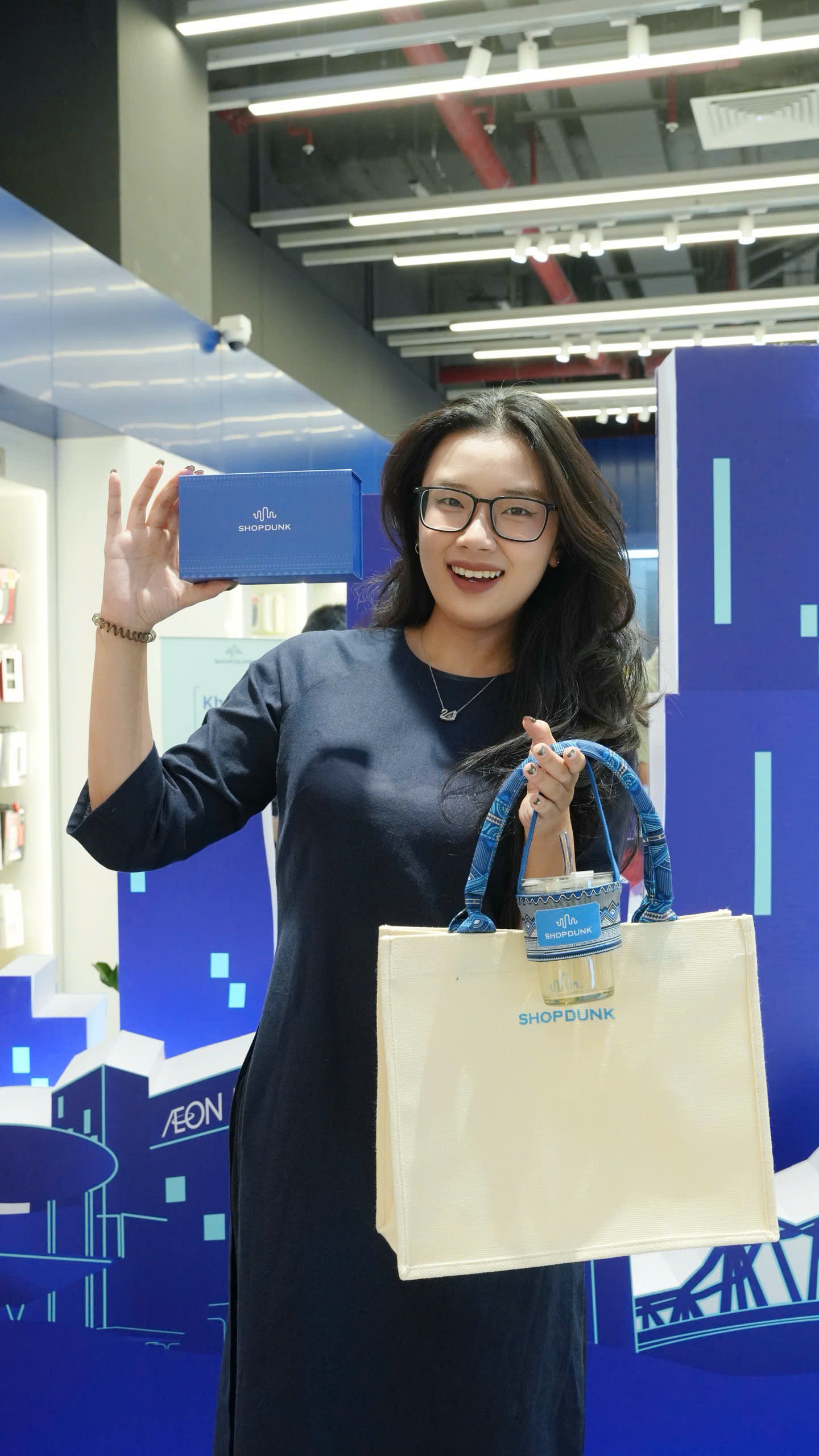 ShopDunk lần đầu mở không gian trải nghiệm bên trong TTTM- Ảnh 3.
