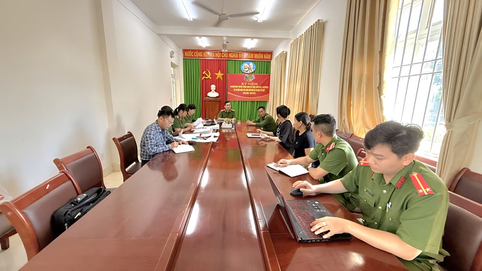 Đấu tranh tâm lý bất thành, nữ sinh viên bị "bắt cóc online" từ Đắk Lắk xuống TP HCM- Ảnh 3. Đấu tranh tâm lý bất thành, nữ sinh viên bị "bắt cóc online" từ Đắk Lắk xuống TP HCM- Ảnh 3.