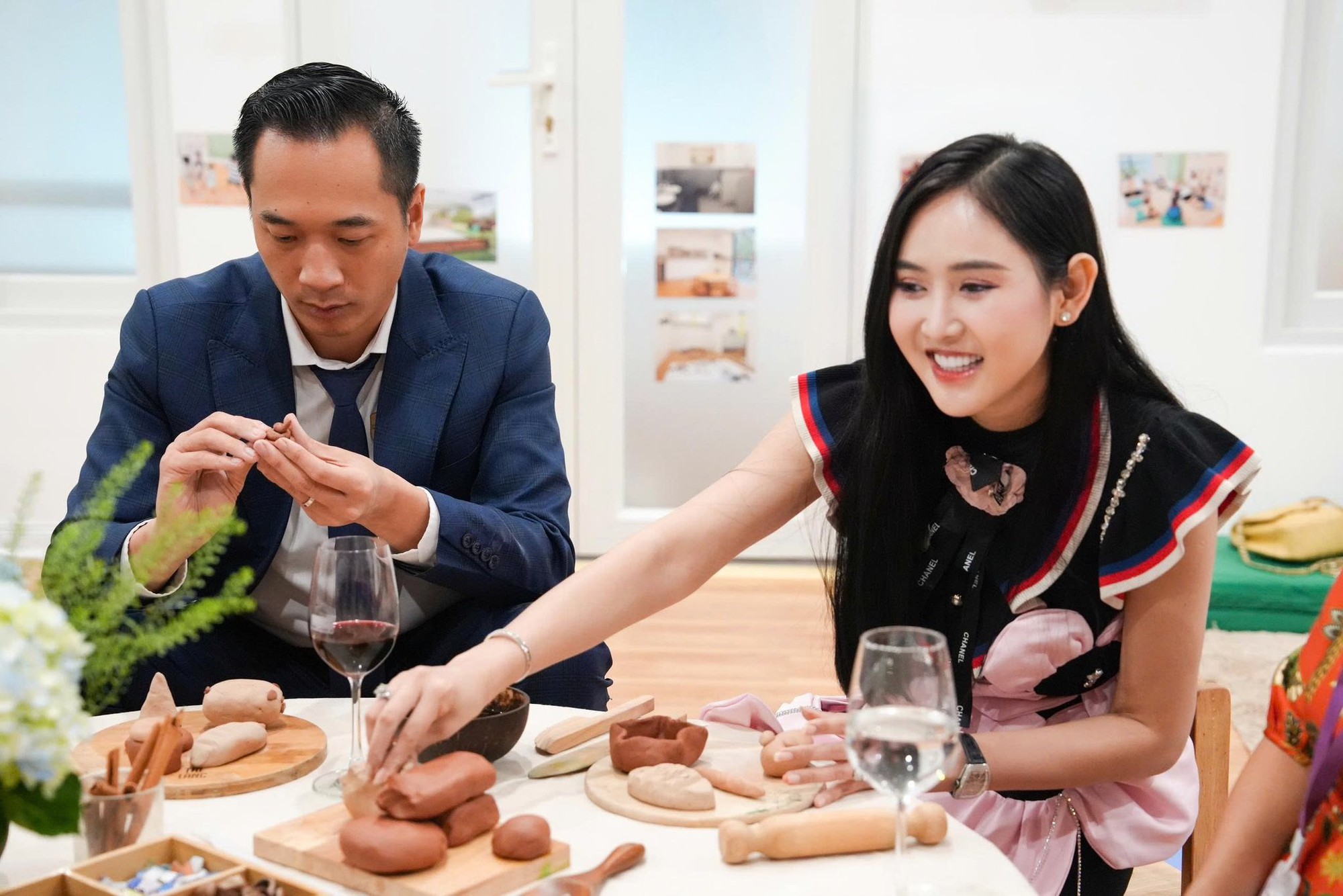 Á hậu Trúc Ny và chồng doanh nhân đầu tư “khủng” cho công chúa 2 tuổi: Học trường quốc tế 300 triệu/năm, đi học bằng xế hộp tiền tỷ, được học thêm ngoại ngữ từ bé- Ảnh 2.