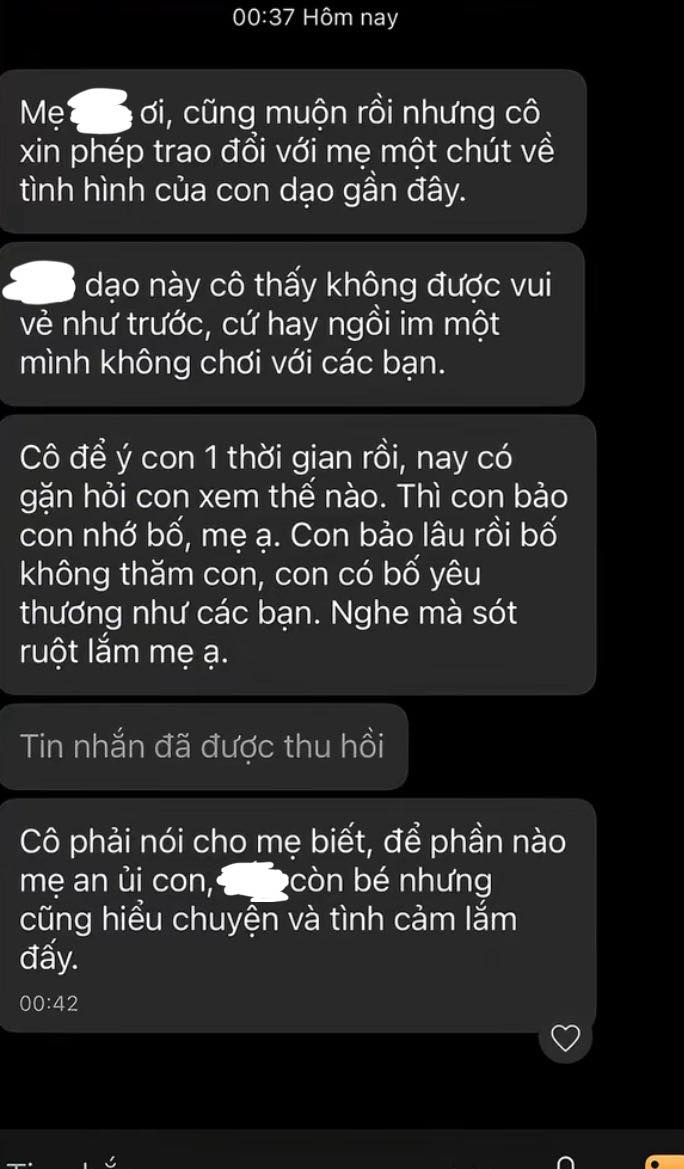 Thấy bé 5 tuổi buồn, cô giáo đến hỏi chuyện và ngay sau đó phải nhắn tin cho mẹ: Cả bầu trời của con giờ chỉ còn một nửa- Ảnh 1.