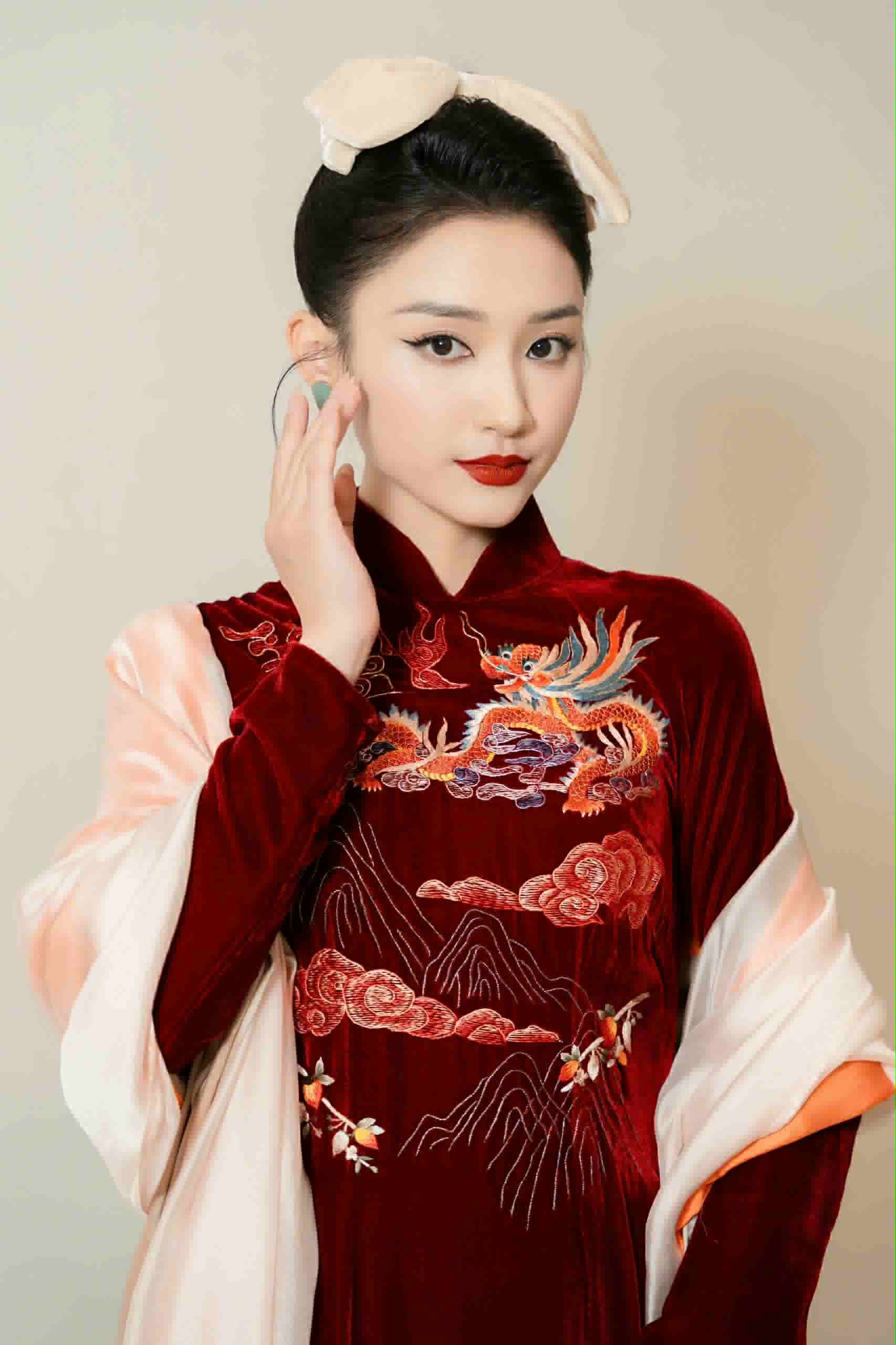 Cô gái sinh năm 2006 làm được một điều khiến giới mộ điệu thời trang bất ngờ- Ảnh 3.