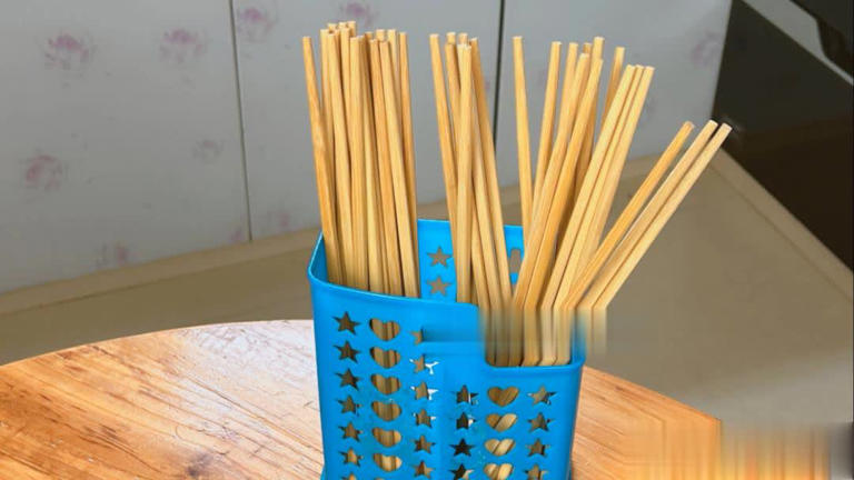 Đũa rửa xong để đầu nhỏ hướng lên mới sạch? Sai một chi tiết, cả nhà dễ “ăn” vi khuẩn vào người- Ảnh 3.