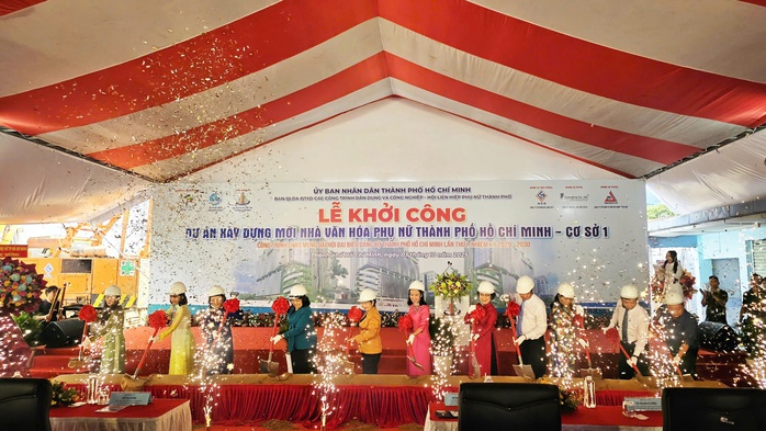 TP HCM phát động đợt thi đua lớn- Ảnh 1. TP HCM phát động đợt thi đua lớn- Ảnh 1.