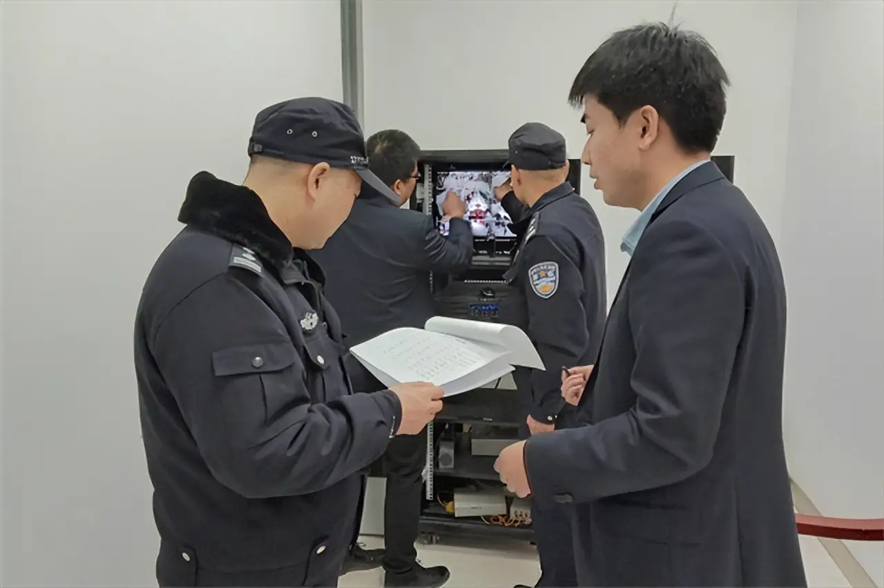 Gửi ngân hàng 70 tỷ, sau 5 năm tài khoản còn 125 nghìn, cảnh sát tuyên bố: "Họ không có lỗi"- Ảnh 1. Gửi ngân hàng 70 tỷ, sau 5 năm tài khoản còn 125 nghìn, cảnh sát tuyên bố: "Họ không có lỗi"- Ảnh 1.