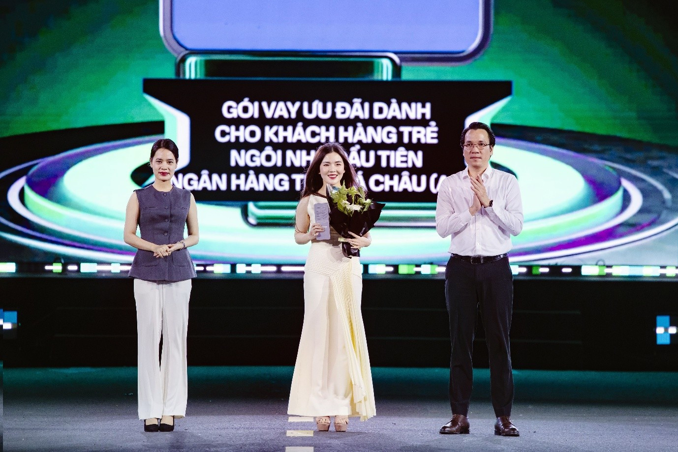 ACB được vinh danh Giải pháp tín dụng Sáng tạo tại Better Choice Awards 2025 với chương trình ‘Ngôi Nhà Đầu Tiên’- Ảnh 2. ACB được vinh danh Giải pháp tín dụng Sáng tạo tại Better Choice Awards 2025 với chương trình ‘Ngôi Nhà Đầu Tiên’- Ảnh 2.