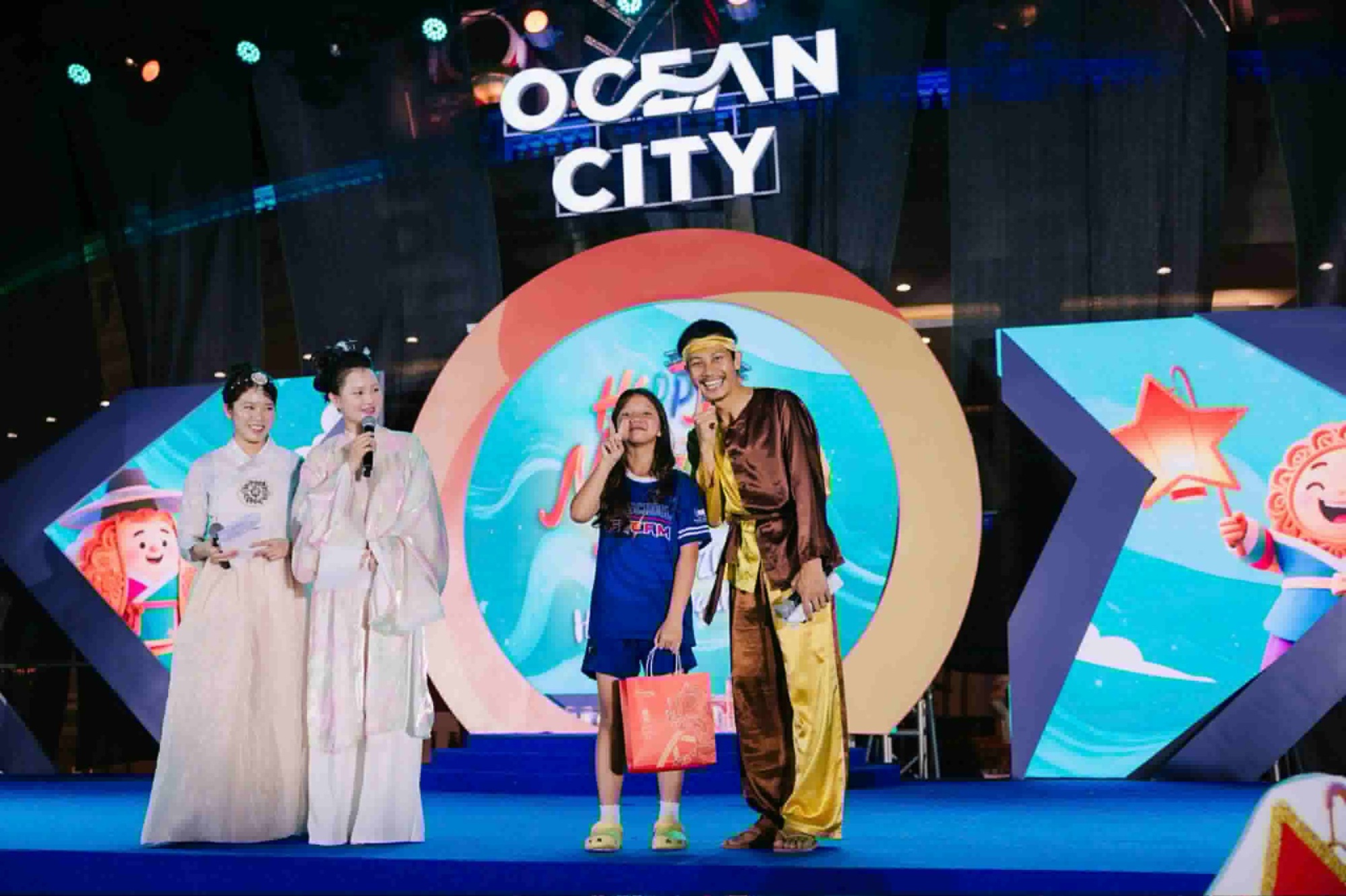Lần đầu, nữ MC Huyền Châu tiết lộ điều đặc biệt về anh Tạ của Mưa Đỏ: "Tôi thật sự bất ngờ..."- Ảnh 4.