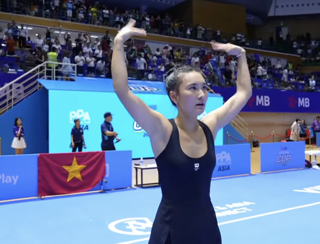 Alix Trương là ai mà hot đùng đùng, xả loạt ảnh ở Việt Nam toàn thấy đánh pickleball và ăn bánh mì?- Ảnh 1. Alix Trương là ai mà hot đùng đùng, xả loạt ảnh ở Việt Nam toàn thấy đánh pickleball và ăn bánh mì?- Ảnh 1.