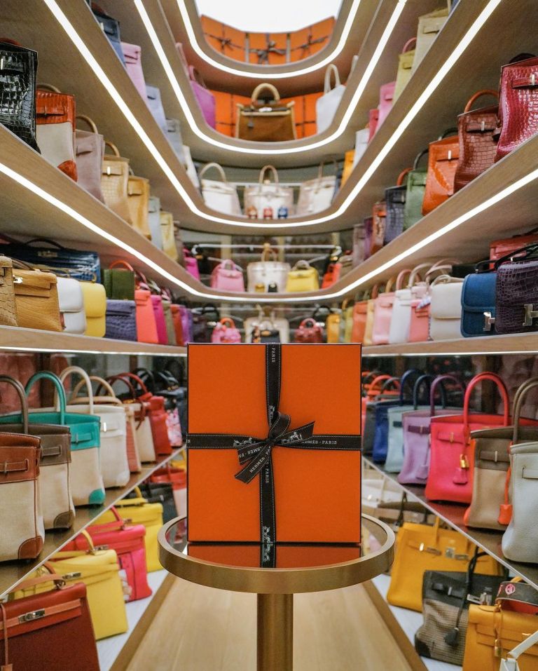 Cuộc sống thở thôi cũng thấy giàu của phú bà U60: Dinh thự 1600 tỷ, cũng trồng cây nuôi gà nhưng gà 1,5 triệu/ con, chanh 25 triệu/ cây- Ảnh 8.