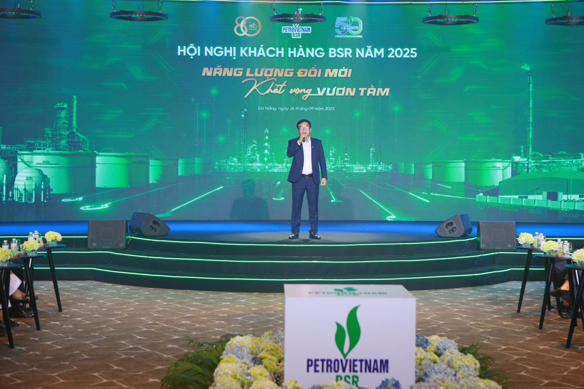 Chưa từng có: CEO bản AI 3D của 'đại gia' lọc hoá dầu 83.000 tỷ Việt Nam xuất hiện, trực tiếp gặp khách hàng- Ảnh 2.