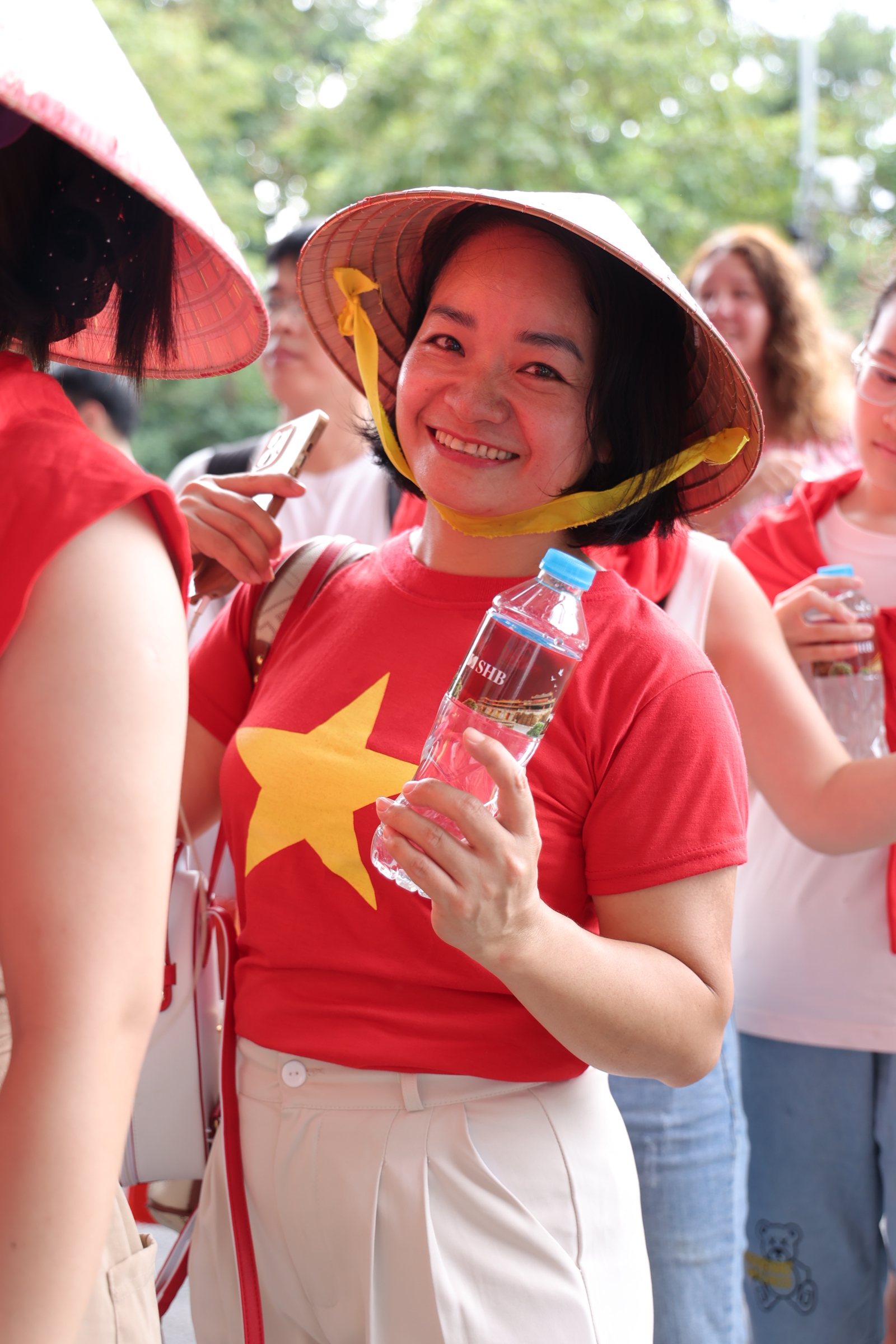 SHB đồng hành Fandom Yêu Nước: Tự hào hành trình lan toả niềm hạnh phúc là người Việt Nam- Ảnh 14. SHB đồng hành Fandom Yêu Nước: Tự hào hành trình lan toả niềm hạnh phúc là người Việt Nam- Ảnh 14.