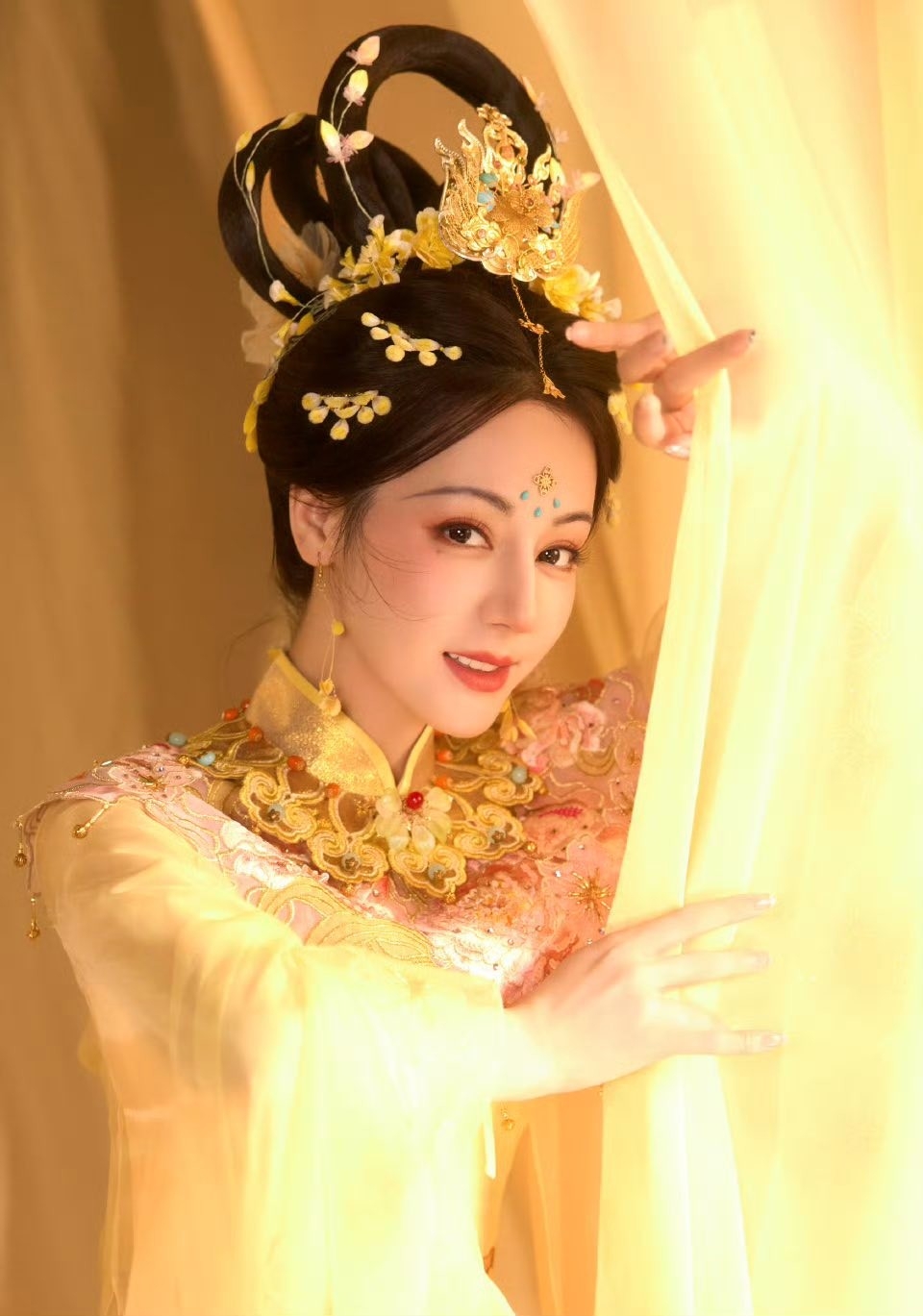 Ngàn vạn mỹ nhân đều thua chị Hằng đẹp nhất Trung Thu 2025: Tiên khí đầy người ngắm mà mê, không phân biệt nổi thật hay mơ- Ảnh 10. Ngàn vạn mỹ nhân đều thua chị Hằng đẹp nhất Trung Thu 2025: Tiên khí đầy người ngắm mà mê, không phân biệt nổi thật hay mơ- Ảnh 10.