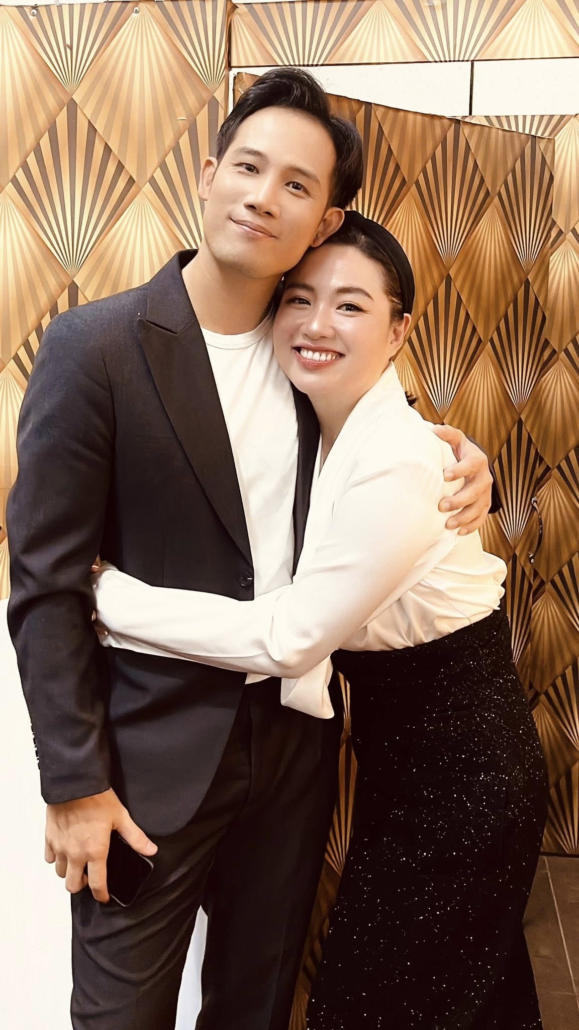 Nam thần Vbiz 20 năm rồi vẫn chẳng chịu già, còn giữ “kỷ lục” cả showbiz không ai dám giành- Ảnh 8. Nam thần Vbiz 20 năm rồi vẫn chẳng chịu già, còn giữ “kỷ lục” cả showbiz không ai dám giành- Ảnh 8.