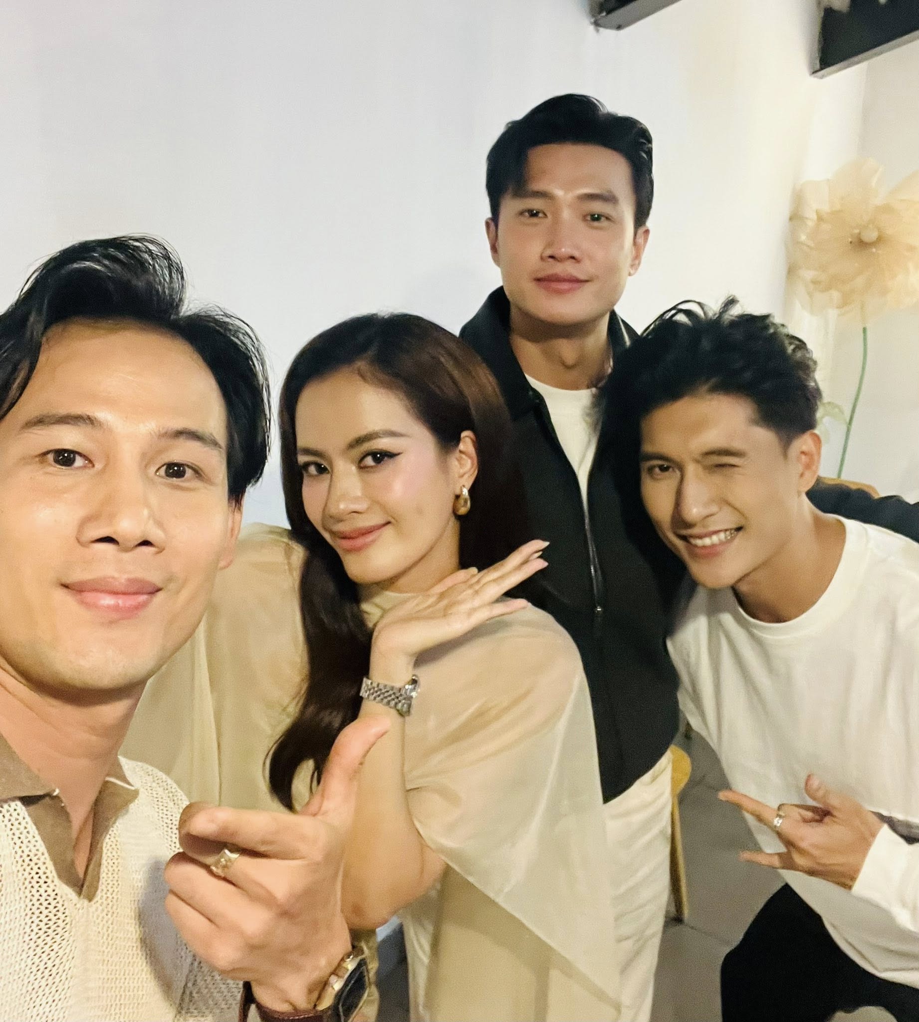 Nam thần Vbiz 20 năm rồi vẫn chẳng chịu già, còn giữ “kỷ lục” cả showbiz không ai dám giành- Ảnh 7. Nam thần Vbiz 20 năm rồi vẫn chẳng chịu già, còn giữ “kỷ lục” cả showbiz không ai dám giành- Ảnh 7.