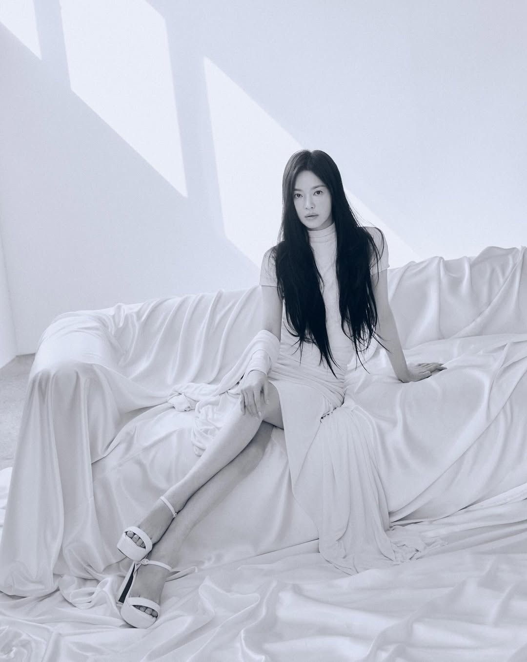 Song Hye Kyo đúng là “thiên tài gương mặt”: Bước vào tuổi trung niên liền khiến chị em châu Á xin bí quyết chống già- Ảnh 2.