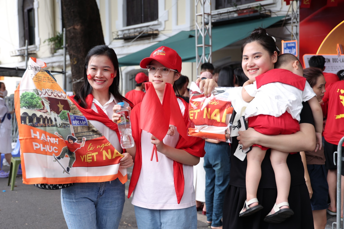 SHB đồng hành Fandom Yêu Nước: Tự hào hành trình lan toả niềm hạnh phúc là người Việt Nam- Ảnh 2. SHB đồng hành Fandom Yêu Nước: Tự hào hành trình lan toả niềm hạnh phúc là người Việt Nam- Ảnh 2.