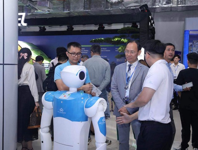Chủ tịch CMC Nguyễn Trung Chính 'flex': Chúng tôi đã làm chuyển đổi số cho Honda, giúp tăng năng suất 30%- Ảnh 2. Chủ tịch CMC Nguyễn Trung Chính 'flex': Chúng tôi đã làm chuyển đổi số cho Honda, giúp tăng năng suất 30%- Ảnh 2.