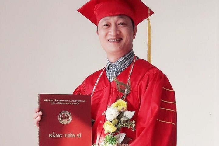 Nam NSND mang hàm Đại tá, có bằng tiến sĩ, là Phó Hiệu trưởng trường quân đội- Ảnh 3. Nam NSND mang hàm Đại tá, có bằng tiến sĩ, là Phó Hiệu trưởng trường quân đội- Ảnh 3.