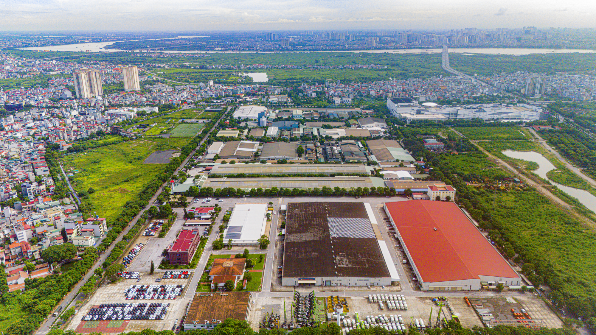 Toàn cảnh hai bên bờ sông Hồng trước khi siêu dự án đại lộ 300.000 tỷ đồng vẽ nên kỳ tích- Ảnh 3. Toàn cảnh hai bên bờ sông Hồng trước khi siêu dự án đại lộ 300.000 tỷ đồng vẽ nên kỳ tích- Ảnh 3.