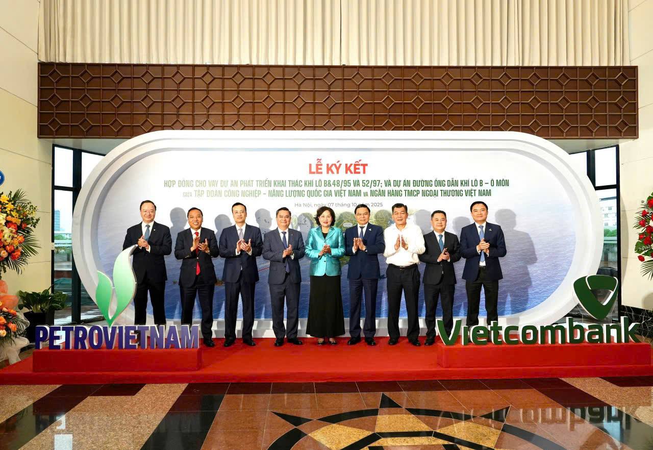 Vietcombank cấp khoản tín dụng lớn nhất lịch sử ngành năng lượng Việt Nam cho Petrovietnam- Ảnh 1.