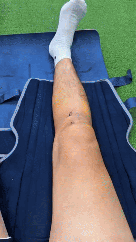 Á hậu Phương Nga khóc nức nở khi thấy Bình An đau đớn vì chấn thương thể thao- Ảnh 3. Á hậu Phương Nga khóc nức nở khi thấy Bình An đau đớn vì chấn thương thể thao- Ảnh 3.