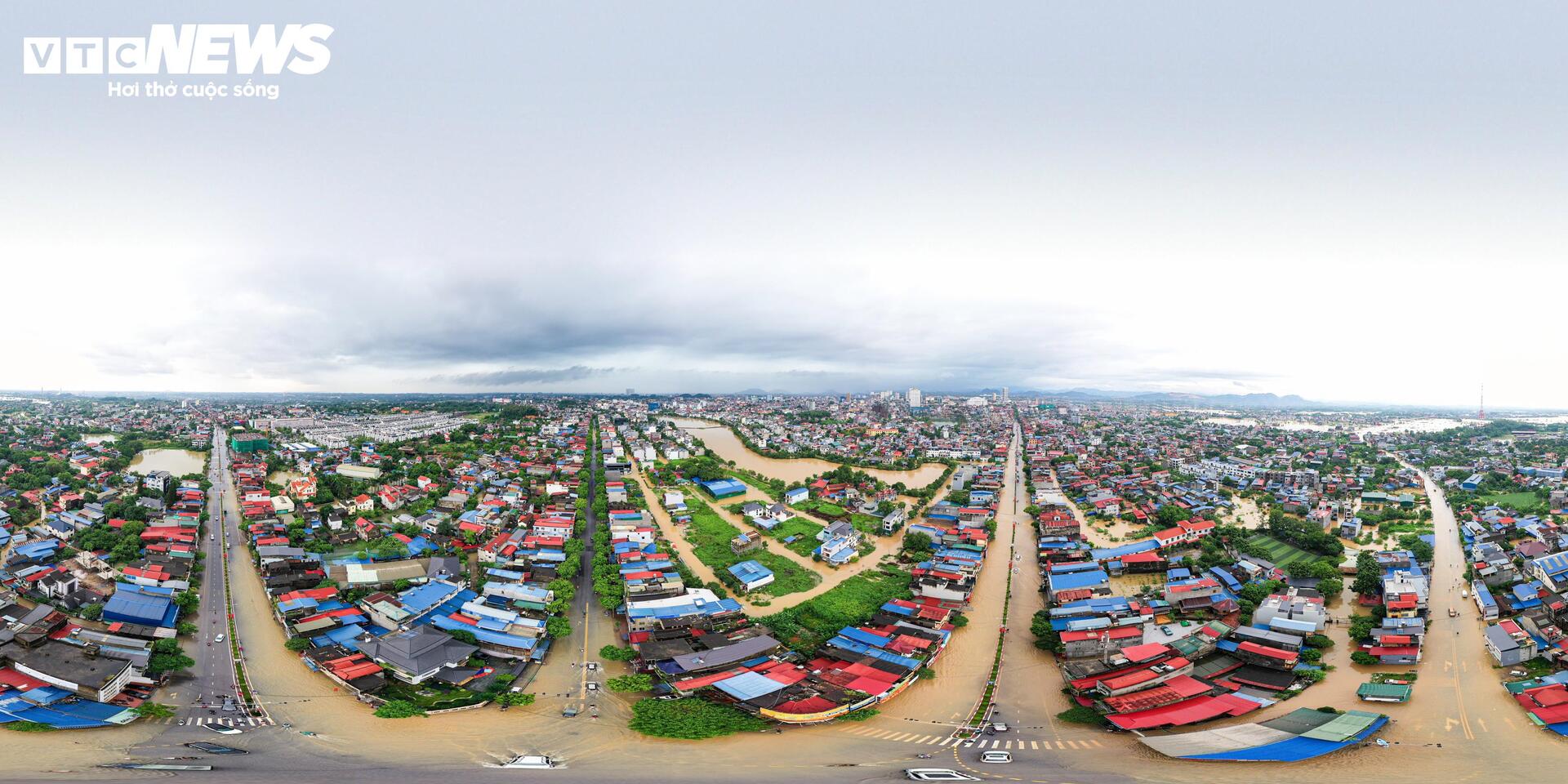 Phố trung tâm Thái Nguyên chìm trong biển nước, có nơi ngập gần nóc nhà- Ảnh 1.
