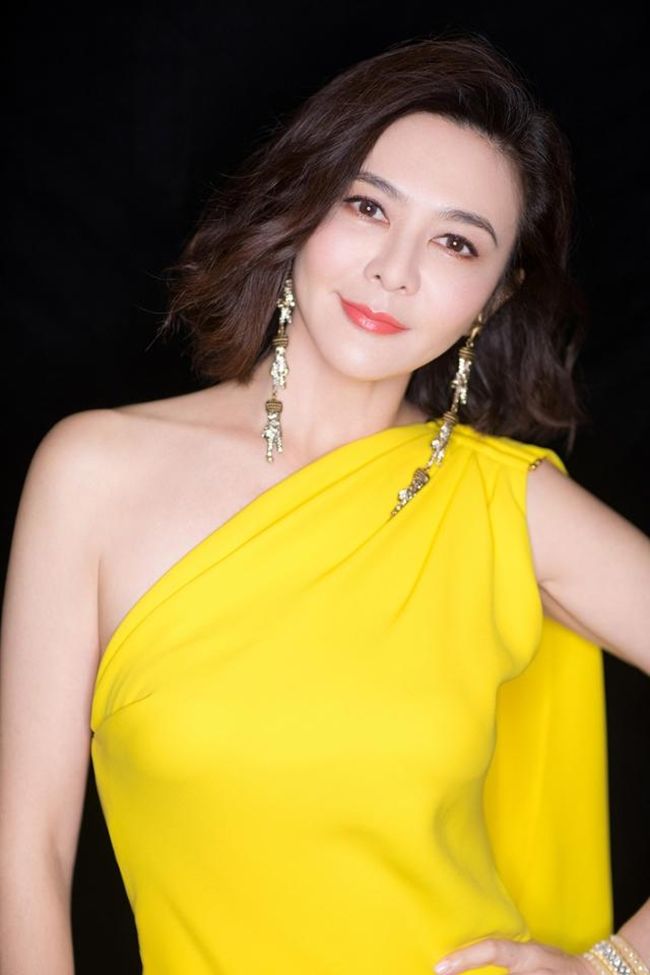 "Mỹ nhân đẹp nhất Hồng Kông" U70 vẫn gây sốt vì rạng rỡ: Bao nhiêu năm không cần dùng thuốc giảm cân, bí quyết là những thói quen giá 0 đồng- Ảnh 3.