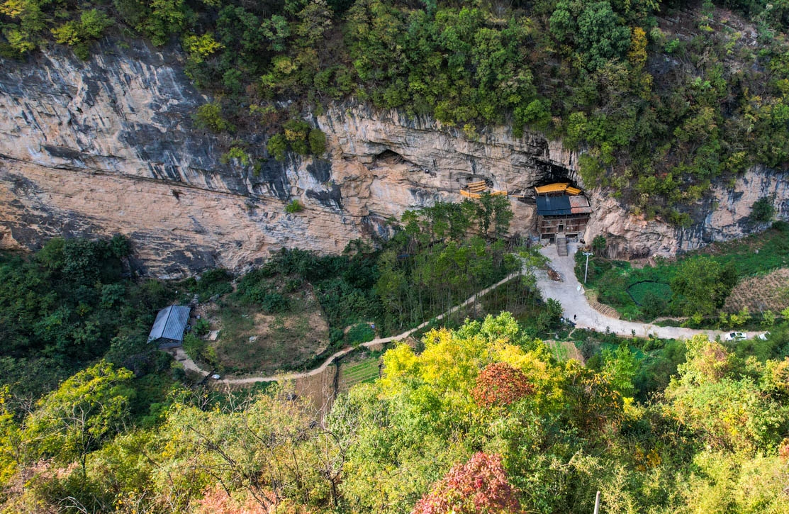 Có gì bên trong biệt thự gỗ 5 tầng "mọc" ra từ vách đá, thiết kế thông minh, được trả 18 tỷ chủ nhân cũng không bán?- Ảnh 1. Có gì bên trong biệt thự gỗ 5 tầng "mọc" ra từ vách đá, thiết kế thông minh, được trả 18 tỷ chủ nhân cũng không bán?- Ảnh 1.