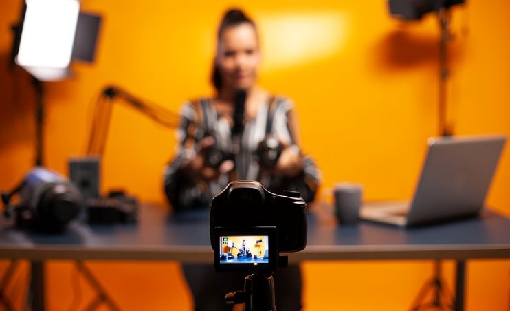 Cơn sốt AI Influencer nguội lạnh: Các thương hiệu giảm hợp tác 30%, sự tò mò qua đi, công nghệ mới dần hết giá trị- Ảnh 4.