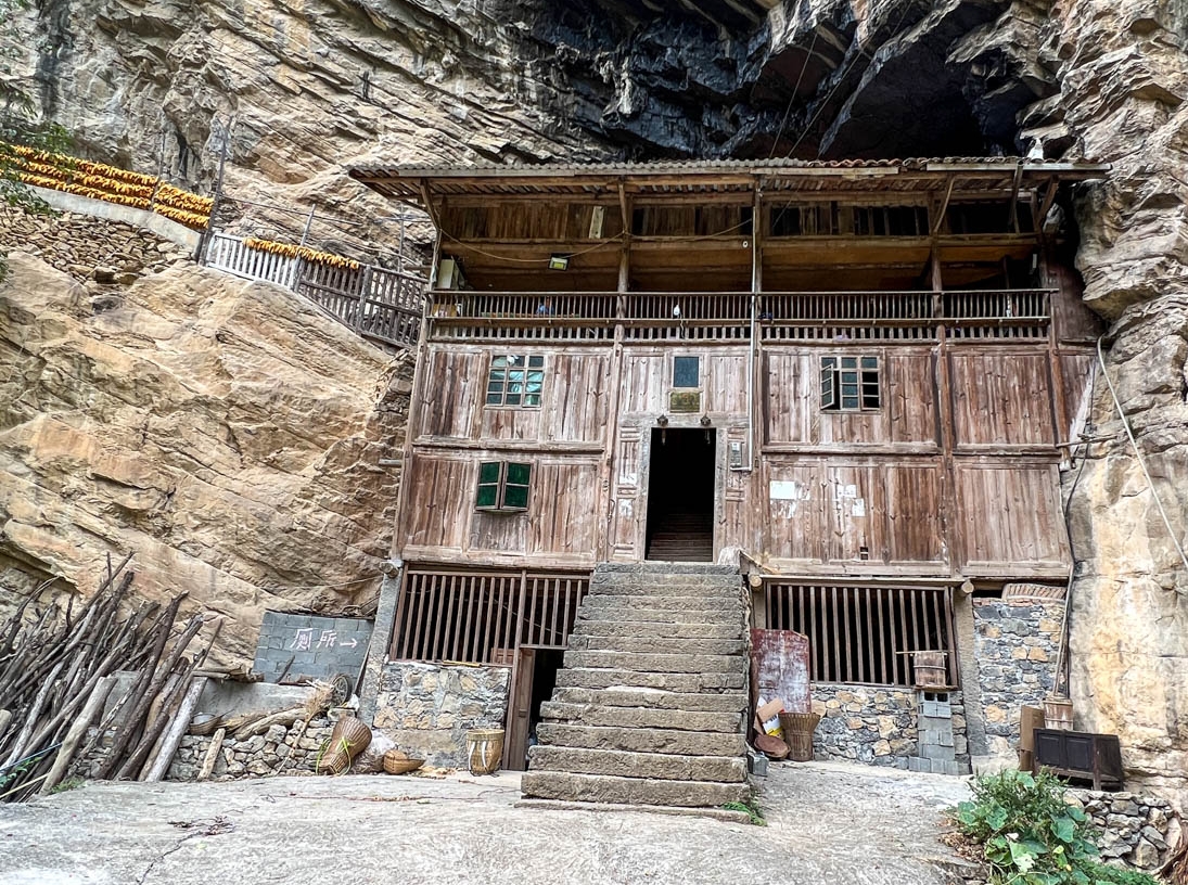 Có gì bên trong biệt thự gỗ 5 tầng "mọc" ra từ vách đá, thiết kế thông minh, được trả 18 tỷ chủ nhân cũng không bán?- Ảnh 3. Có gì bên trong biệt thự gỗ 5 tầng "mọc" ra từ vách đá, thiết kế thông minh, được trả 18 tỷ chủ nhân cũng không bán?- Ảnh 3.