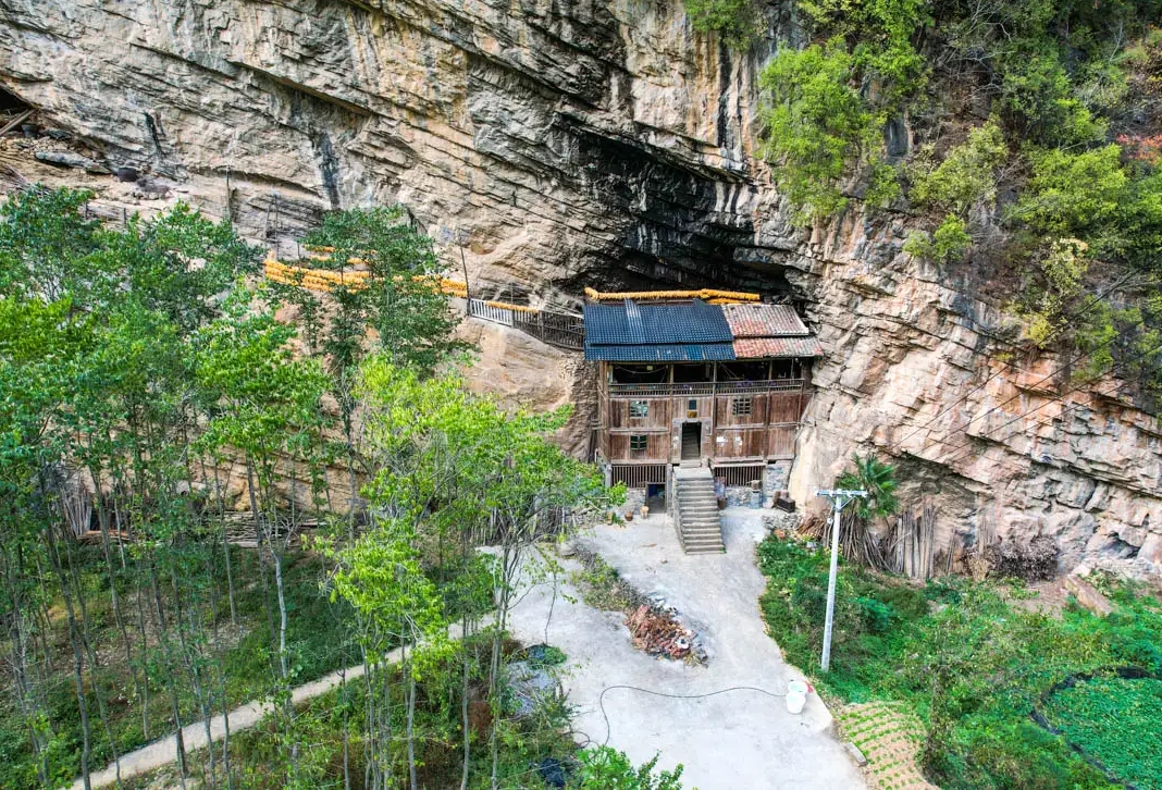 Có gì bên trong biệt thự gỗ 5 tầng "mọc" ra từ vách đá, thiết kế thông minh, được trả 18 tỷ chủ nhân cũng không bán?- Ảnh 2. Có gì bên trong biệt thự gỗ 5 tầng "mọc" ra từ vách đá, thiết kế thông minh, được trả 18 tỷ chủ nhân cũng không bán?- Ảnh 2.