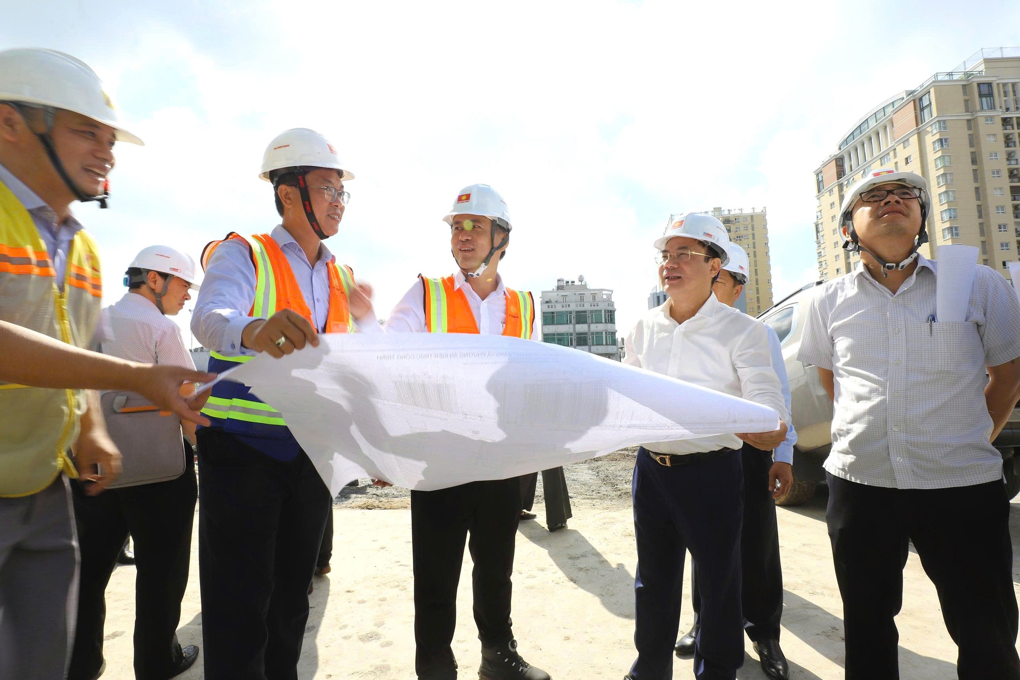 Đặt mục tiêu gần 200.000 căn nhà ở xã hội đến năm 2030- Ảnh 1.