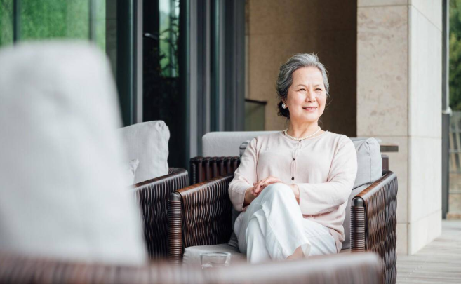 Cụ bà 60 tuổi, lương hưu 15 triệu đồng lên kế hoạch dưỡng già không phiền đến ai: Tự lo, tự vui, tự an nhiên- Ảnh 1.