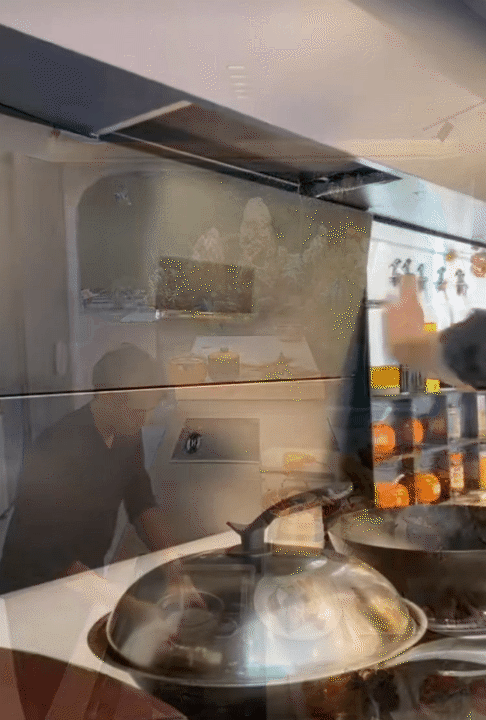 Hội chị em phát sốt trước căn bếp trong mơ của gia chủ như tổng tài - biệt phủ nghìn m² chỉ là nền!- Ảnh 3. Hội chị em phát sốt trước căn bếp trong mơ của gia chủ như tổng tài - biệt phủ nghìn m² chỉ là nền!- Ảnh 3.