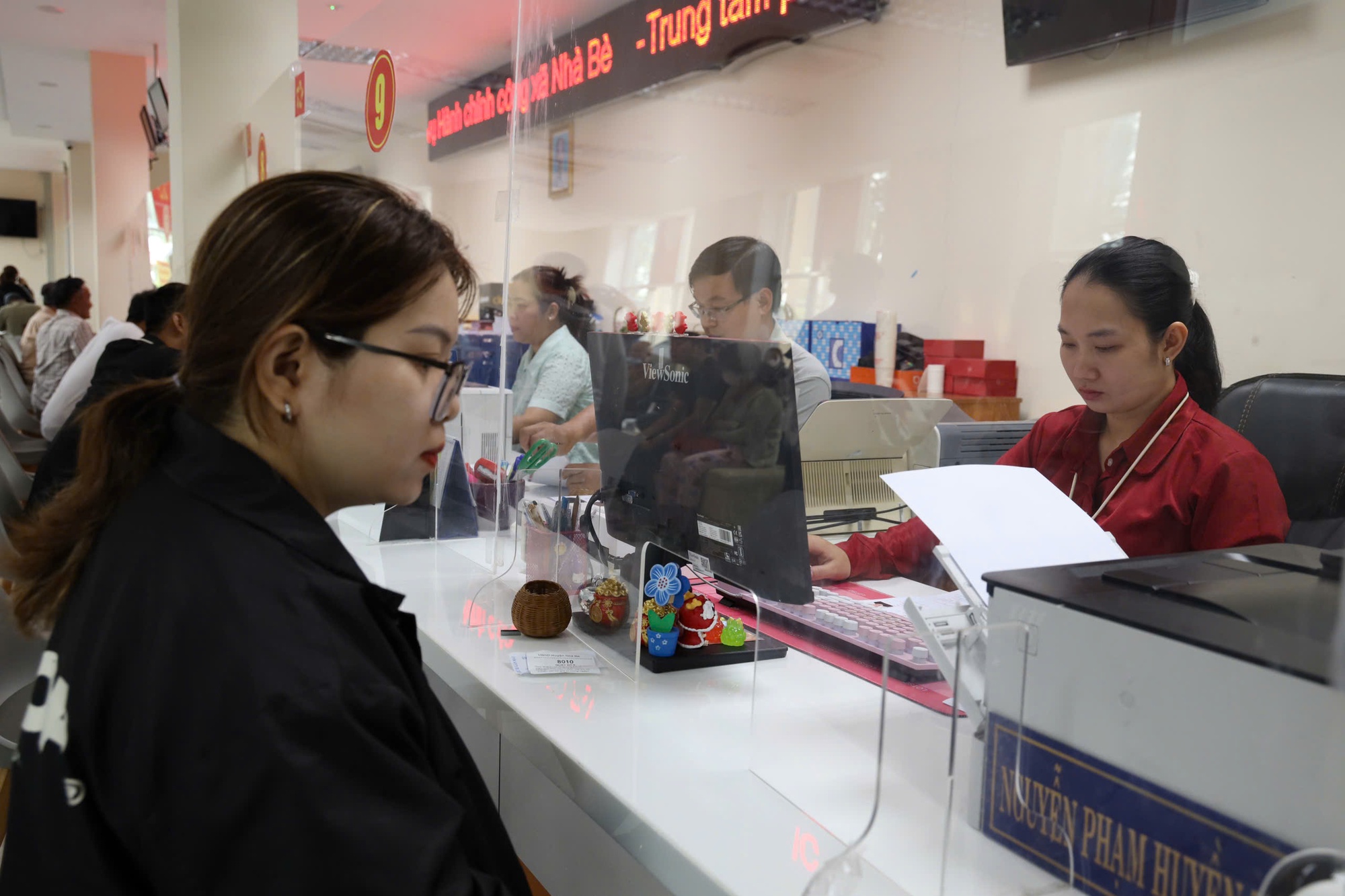 Nhiều đề xuất của TP HCM lên Trung ương liên quan công chức cấp xã- Ảnh 2.