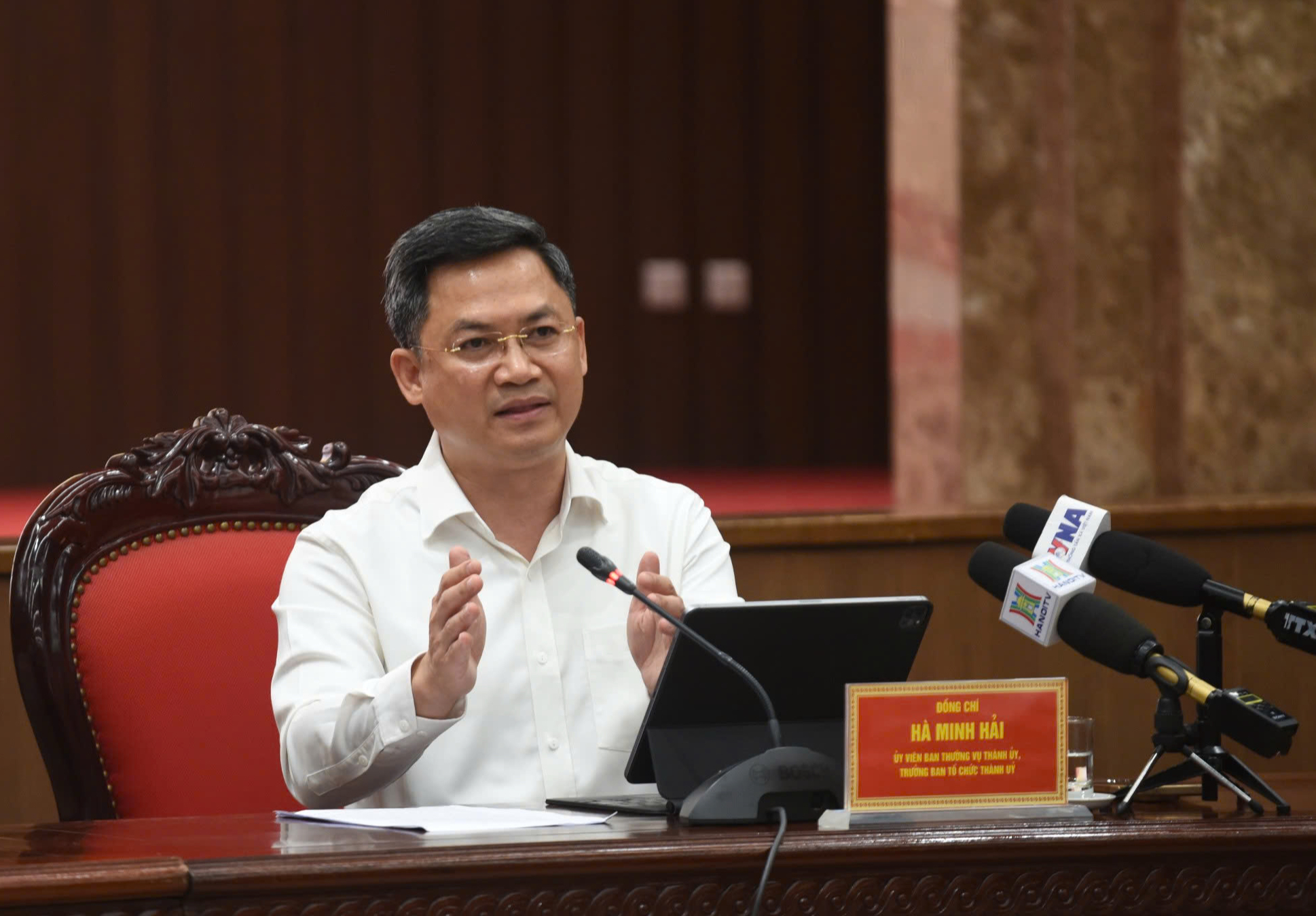 Ban Thường vụ Thành ủy Hà Nội nhiệm kỳ 2025-2030 có 17 ủy viên- Ảnh 1.
