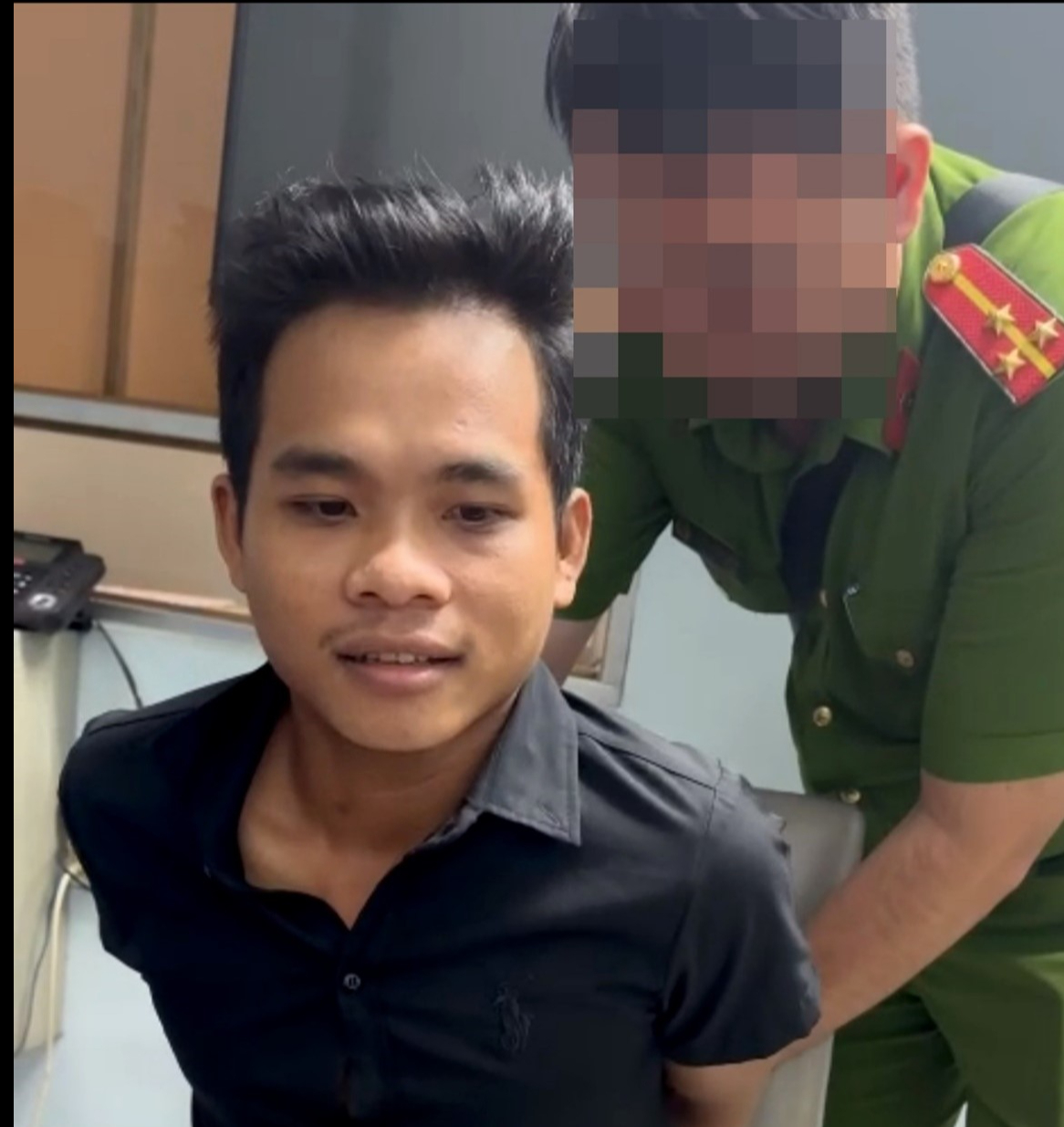 Huỳnh Thanh Dũng lộ diện khi đến ngân hàng gửi tiền- Ảnh 1.